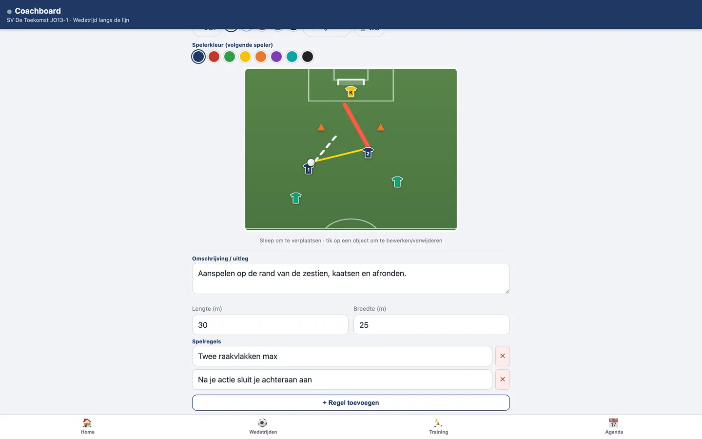 Oefenvormen-designer met een getekende oefening: spelers, pionnen, doeltjes en looplijnen